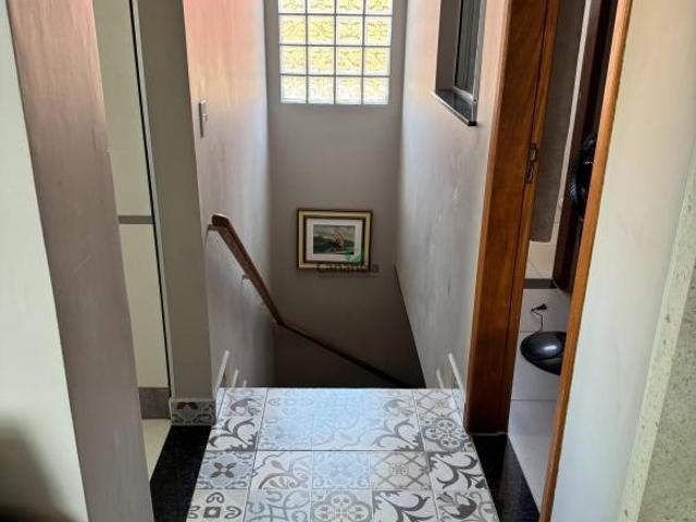 Belíssima casa com vista para o mar a venda com 5 dormitórios 2 suítes no Centro de Cananéia / Lit