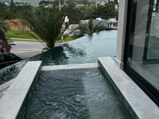 Belíssima casa de alto padrão em Nova Caieiras! Super moderno e com uma vista panorâmica de tirar o
