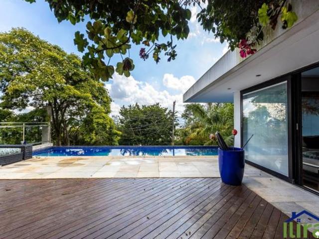 Belíssima casa de condomínio para venda e locação de 796M², 5 suítes, vista panorâmica e 4 vagas no