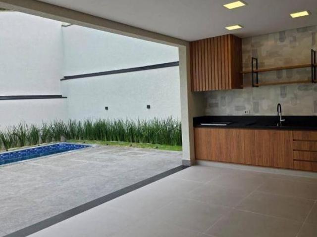 BELISSIMA CASA NOVA EM CONDOMINIO FECHADO