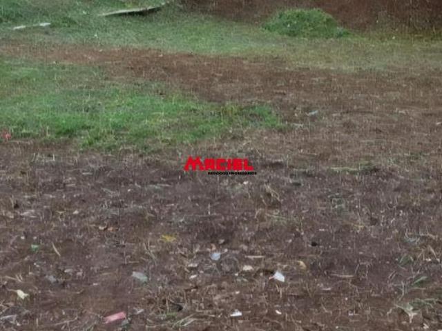 BELÍSSIMA CHÁCARA COM ÓTIMA CASA EM JACAREÍ