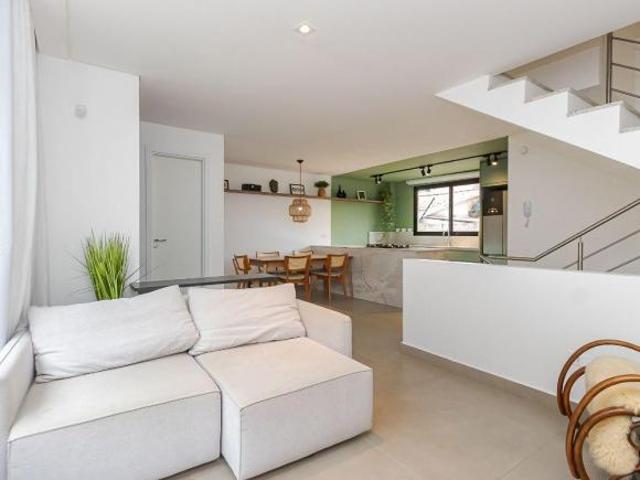 BELÍSSIMA TOWNHOUSE COM 3 DORMITÓRIOS, 2 SUÍTES E ESPAÇO GOURMET NO JARDIM SOCIAL