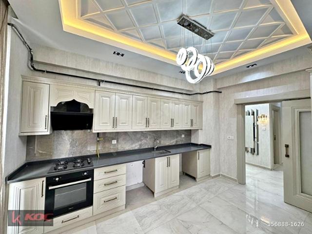 BELKIZ'DA CADDE ÜZERİ SÜPERDİZAYN A KALİTE İŞÇİLİKLİ 2+1 DAİRE
