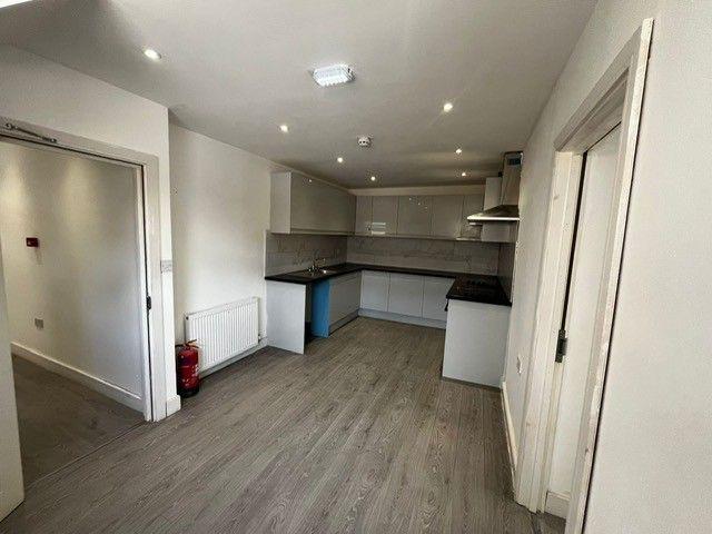 Bell Avenue, Romford RM3, 5 bed property to rent, £2,500 pcm | PrimeLocation