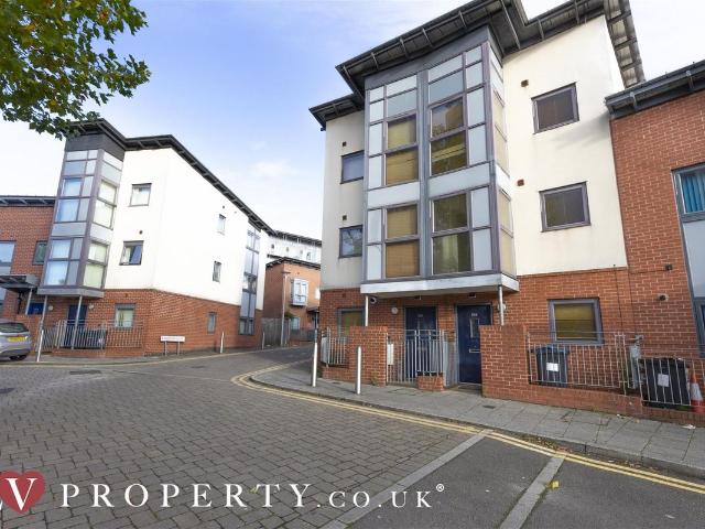 Bell Barn Road, Birmingham, West Midlands B15, 4 bed terraced house to rent, £1,800 pcm | PrimeLocation