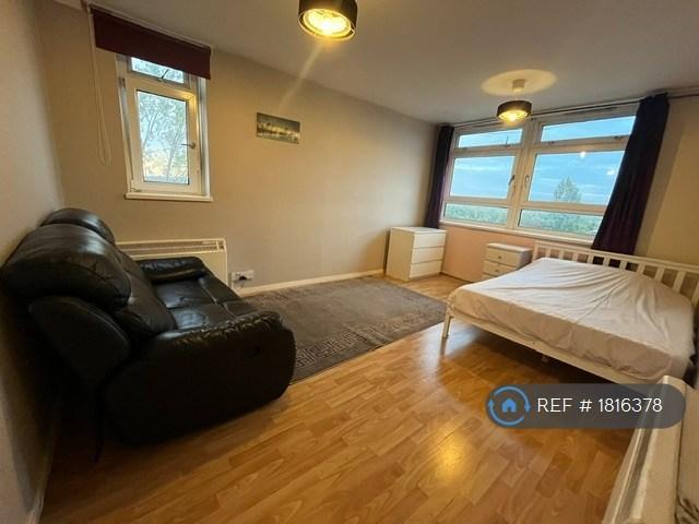 Bell Farm Avenue, Dagenham, RM10 1 bed in a flat share to rent £650 pcm £150 pw