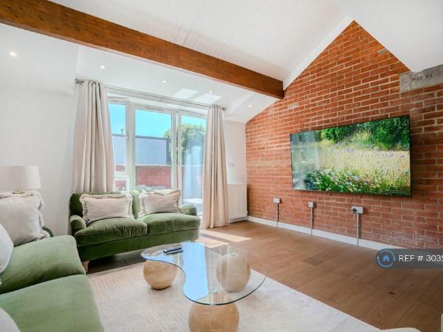 Bell House Elm Grove Business. 3 bed terraced house to rent £5,650 pcm £1,304 pw