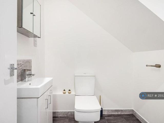 Bell Street, London Nw1 5Aw, NW1 2 bed flat to rent £2,950 pcm £681 pw
