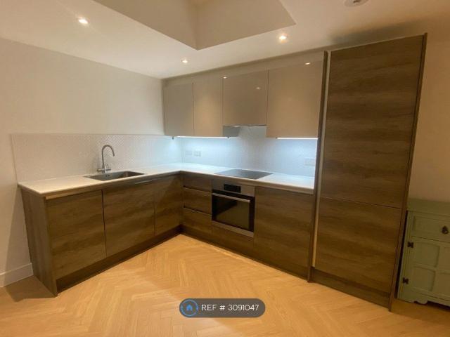 Bell Street, Reigate RH2, 1 bed flat to rent, £1,350 pcm | PrimeLocation