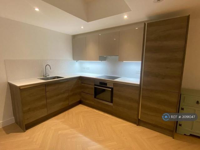 Bell Street, Reigate, RH2 1 bed flat to rent £1,350 pcm £312 pw