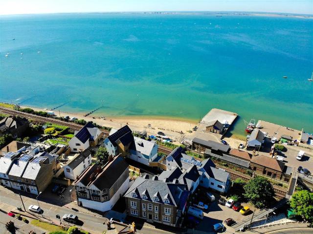 Bell Sands, Leigh On Sea SS9, 1 bed flat to rent, £1,650 pcm | PrimeLocation