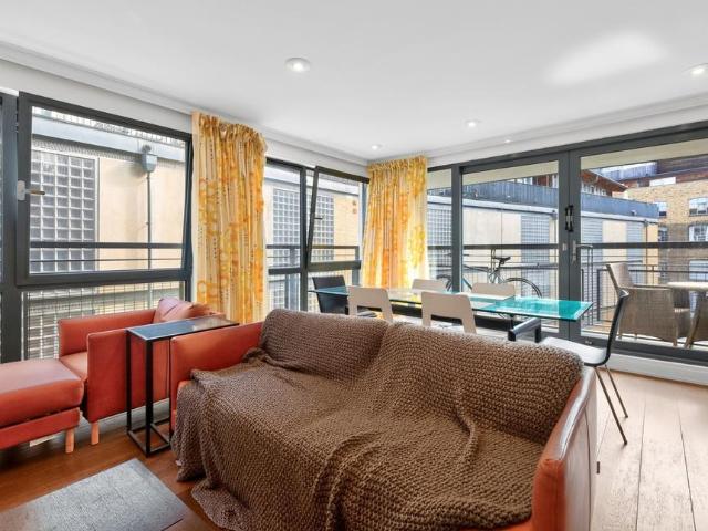 Bell Yard Mews London SE1 2 bed flat to rent £3,100 pcm £715 pw