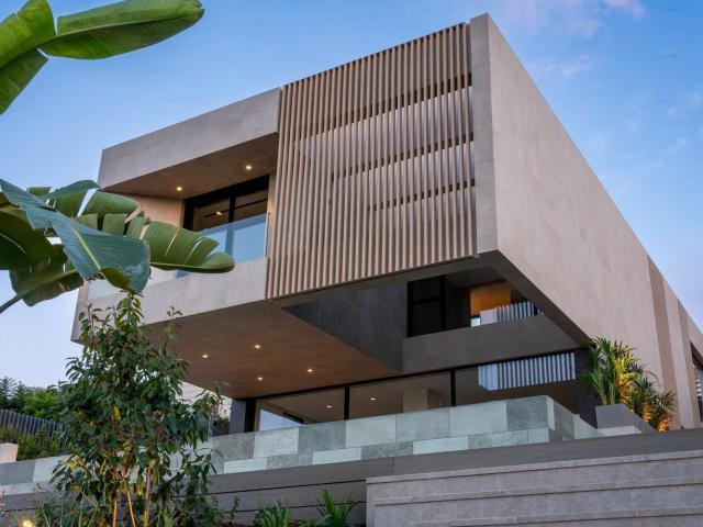 Bella Transparencia — Villa de Lujo Lista para Entrar a Vivi. 594m² Teià