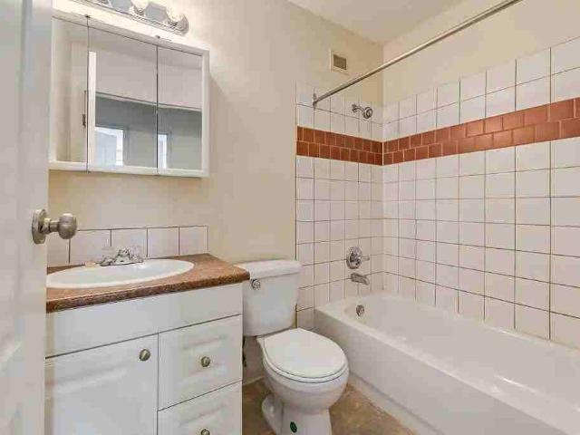 Bella Vista 1 Bedroom Apartment for Rent at 1658 3 Ave Ne, Medicine Hat, AB T1C 1A3 NE Crescent Heights
