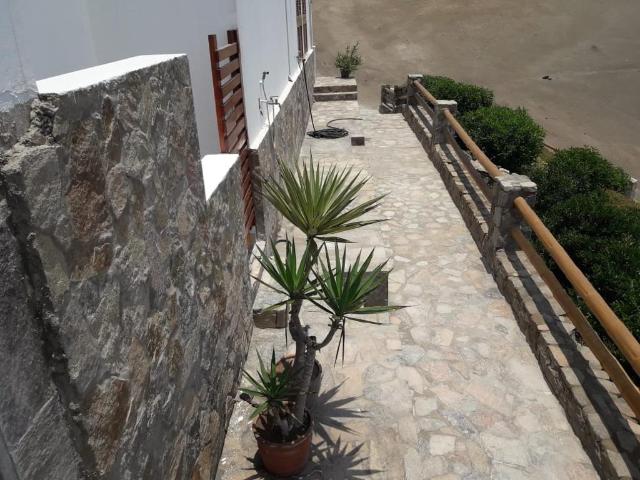 Bella casa de playa, 293 m2, Vista a la playa, Punta Corrientes. Km 122.3
