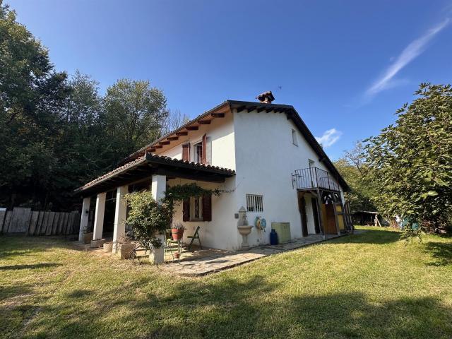 Bella casa di campagna a comodissima al paese 190m² Mombaruzzo