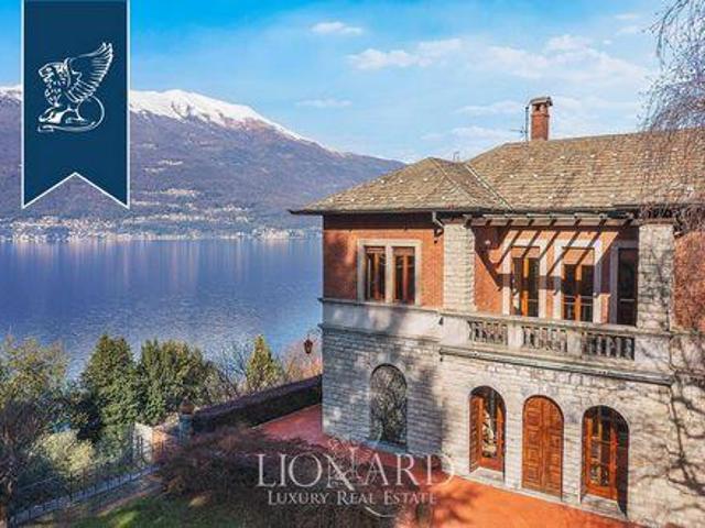 Bellano Lecco 102473928
