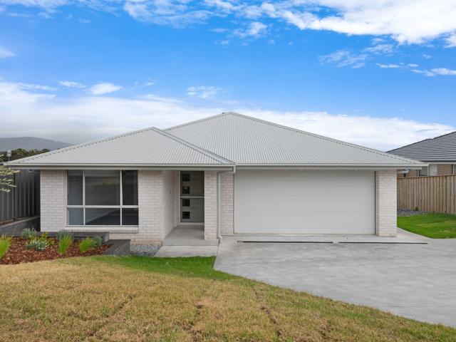 Bellbird, 1/27 Crossing Street