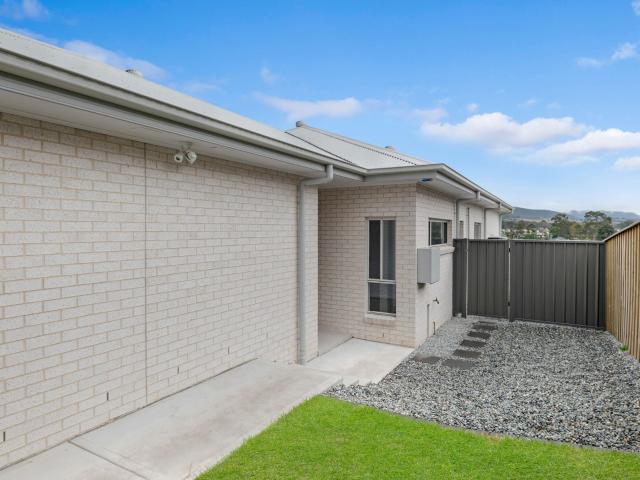 Bellbird, 2/27 Crossing Street
