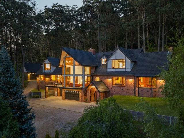 Bellbird A Refined Country Estate with Breathtaking Views