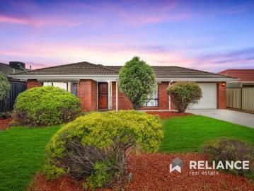 Bellbridge Beauty: Multiple Living Zones, Huge Backyard & Endless Potential