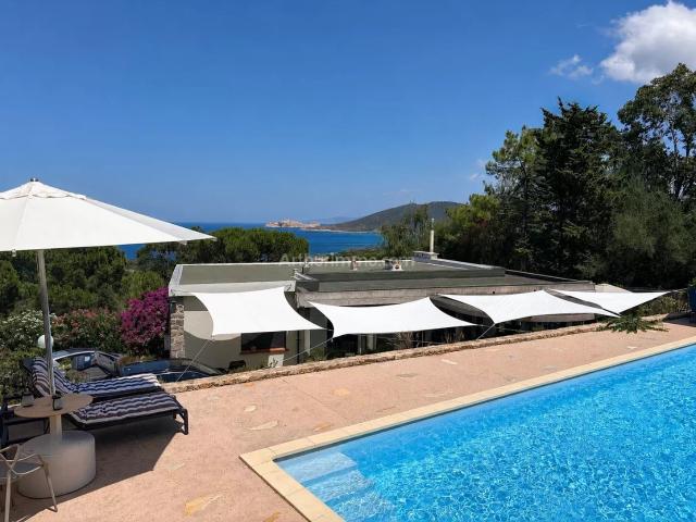 Belle villa au coeur de la marine de Davia 143m² L'île Rousse