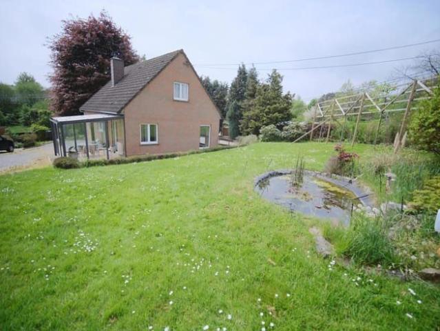 Belle villa avec garage, dépendances et jardin sur 11 ares