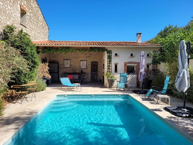 Belle villa avec piscine chauffée et cuisine d’été 145m² Puissalicon