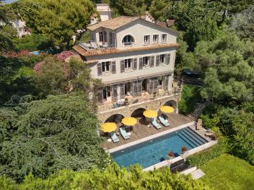 Belle villa avec vue mer / Versant Ouest du Cap d'Antibes 260m² Antibes