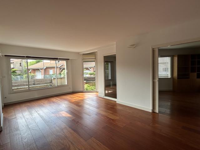 BELLE VILLA CONTEMPORAINE T7 AVEC STUDIO ATTENANT INDEPENDANT