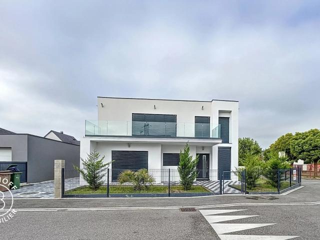 BELLE VILLA FAMILIALE