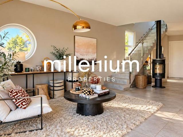 Belle villa familiale contemporaine avec vue sur le lac à Anières