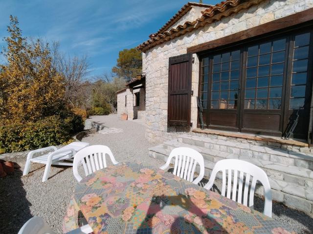 BELLE VILLA INDIVIDUELLE EN PIERRE AVEC VUE PANORAMAIQUE