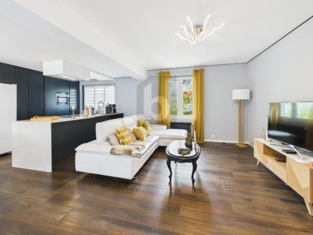 BELLE VILLA RÉNOVÉE AVEC 3 APPARTEMENTS ET JARDIN