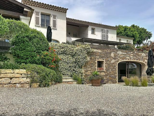 Belle villa récente sur 1500m² de terrain, vue imprenable av. 150m² Le Plan de la Tour