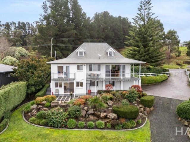 'Belle Vista' A Lifestyle Defined by Water, Space & Timeless Views