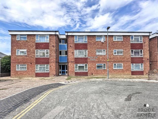 Belle Vue Road, Eastbourne BN22, 2 bed flat to rent, £1,300 pcm | PrimeLocation