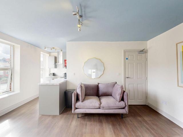 Belle Vue Road, Hyde Park, Leeds LS3, 2 bed shared accommodation to rent, £1,647 pcm | PrimeLocation
