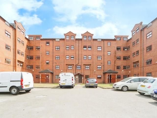 Belle Vue Road, Leeds LS3, 3 bed flat to rent, £1,100 pcm | PrimeLocation
