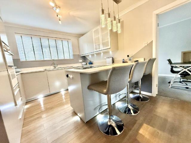 Belle Vue Road, Southbourne 2 bed apartment to rent £1,350 pcm £312 pw
