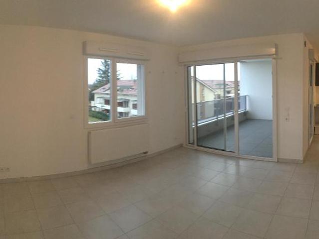 Belle affaire sur Thonon ! 91, avenue de Saint Disdille.