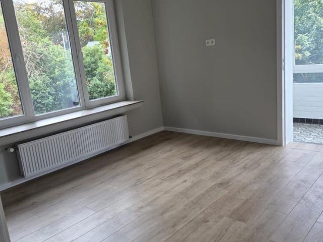 Belle appartement 2 chambres Molenbeek, rénové et lumineux