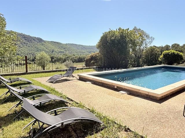 Belle bastide équestre au coeur de la Provence avec 2 gîtes 450m² Gréoux les Bains