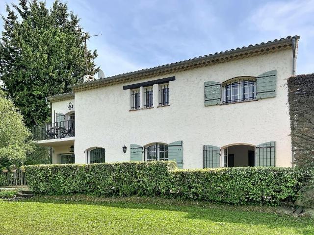 Belle Bastide familiale au sein d’un domaine privé 195m² Mougins