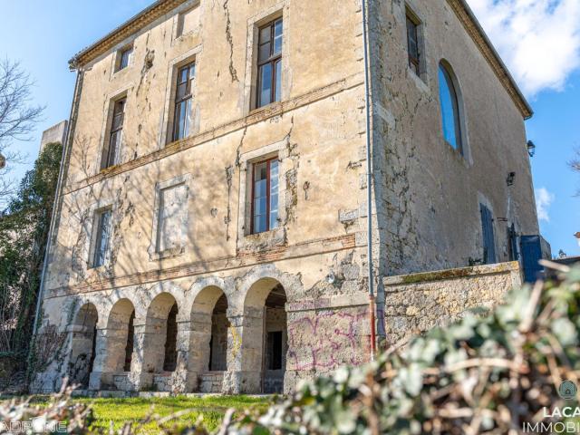 Belle bâtisse au coeur de Prayssas 450m² Prayssas
