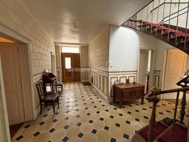 Belle bâtisse de 7 pièces principales
