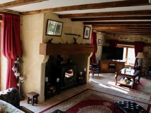 Belle Conversion de Grange avec Potentiel de Gîte 424m² Pageas