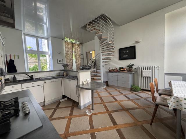 BELLE DEMEURE AU CENTRE VILLE DE CHATILLON SUR SEINE 21 av