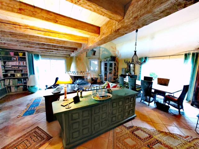 Belle demeure de charme, matériaux de qualité avec grand ter. 280m² Les Arcs sur Argens