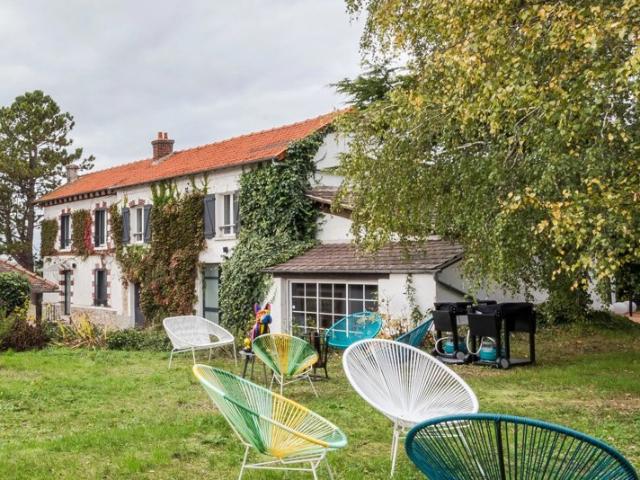 ? Belle Demeure Haut de Gamme à Louer – Chalifert